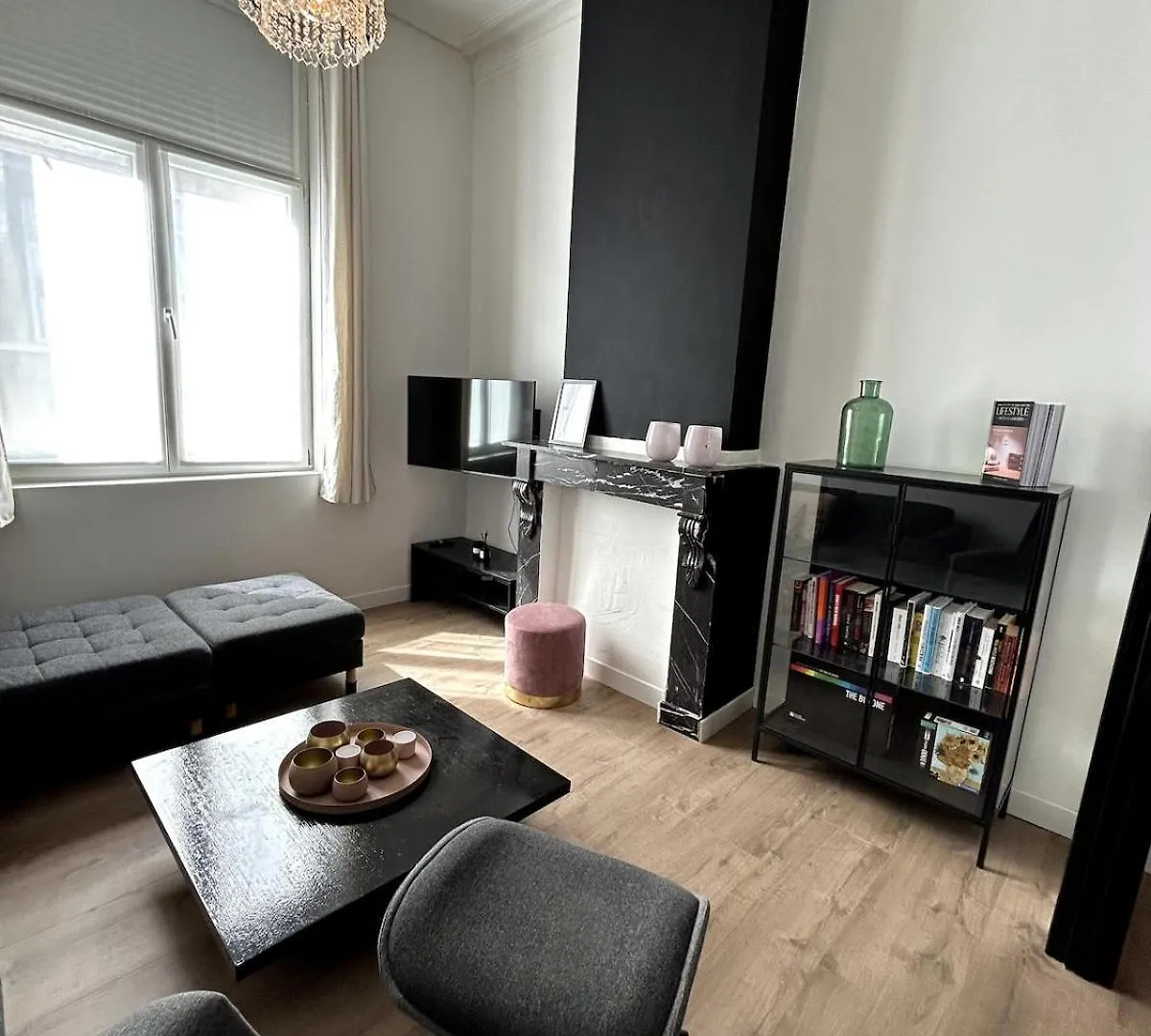 Spacious Townhouse In Антверпен